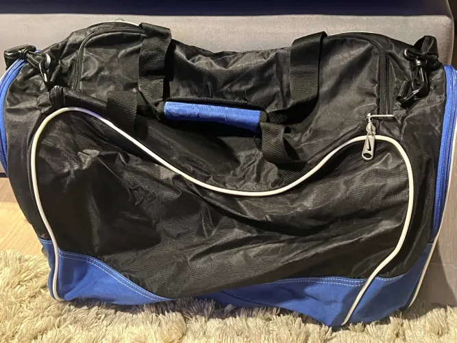 Mochila de mão tem 2 modelos valor unitário