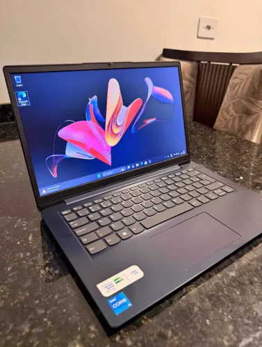 Lenovo IdeaPad - i5 1235U - 16GB RAM - SSD 256GB