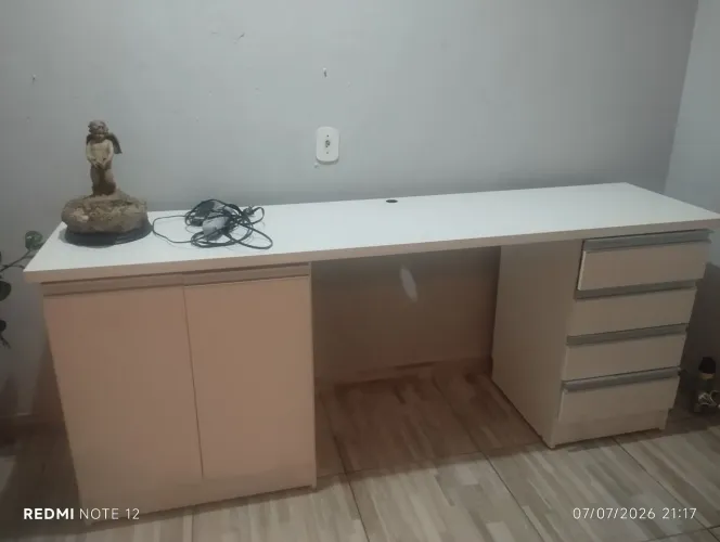 Mesa de escritório ou pra tv