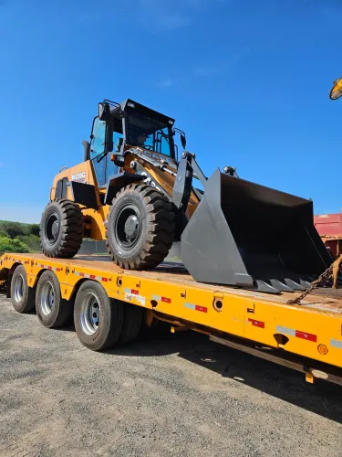 Pá Carregadeira W20G ano 2025 com 300 horas