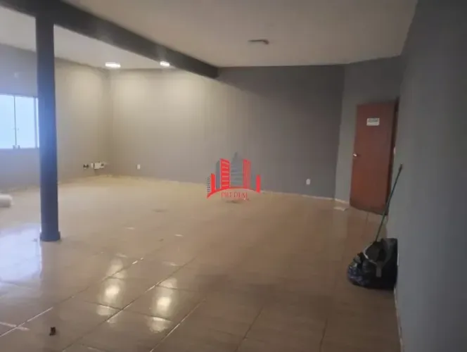 Sala comercial estratégica na Júlio de Castilho!