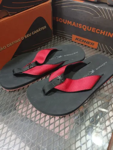 Chinelos Kenner Kivah Vermelho e Preto - Conforto, Estilo e Durabilidade!
