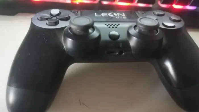 Controle de ps4 1° linha com bateria original sem defeitos!!!