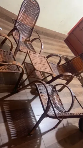 Jogo de mesa bem abaixo do valor normal