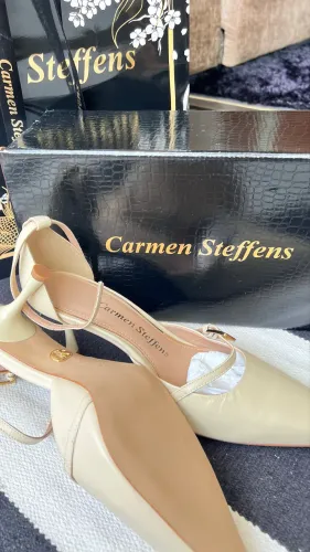 ? SAPATO CARMEN STEFFENS - TAMANHO 39