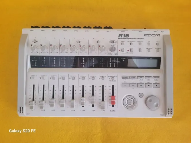 Interface Zoom R16