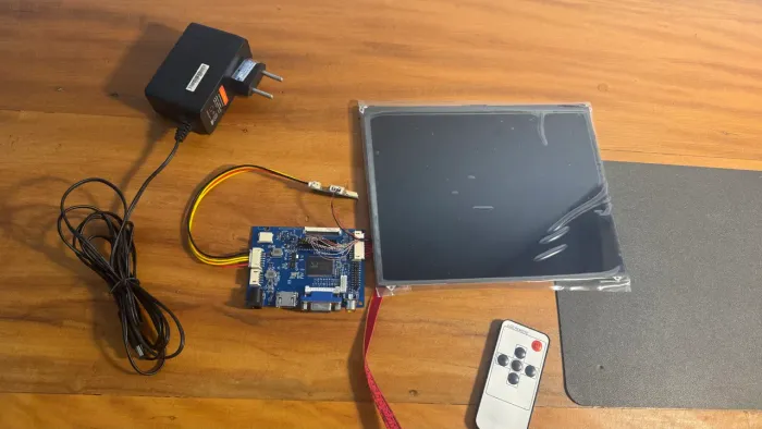 Tela/monitor LCD 9.7" 1024x768 HD 4:3 + placa controladora