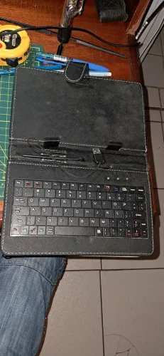 Capa para tablet 7 a 10 polegada com teclado