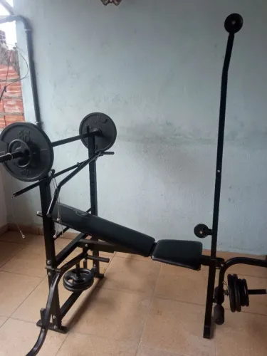 Vendo equipamento de musculação Polimet Estação de treinamento, em ótimo estado.