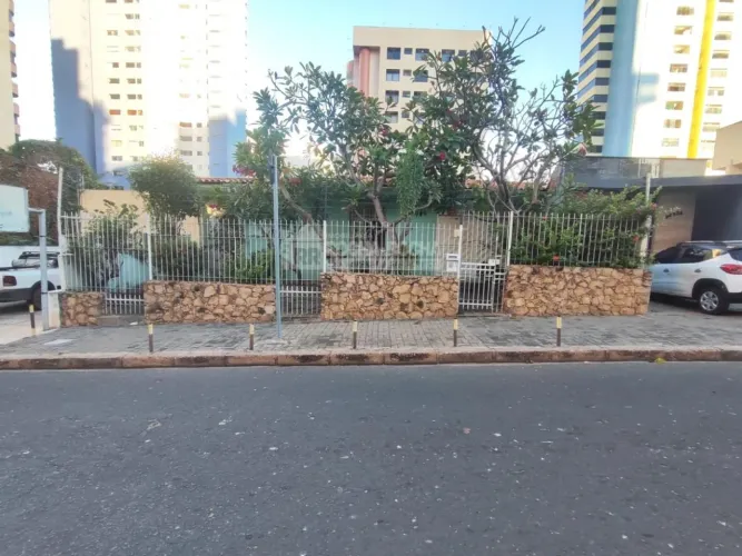 Terreno para alugar com 233,00 metros quadrados no FREI SERAFIM - Teresina - Piauí