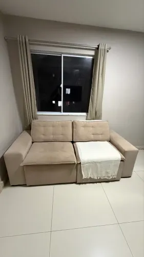 ? Sofá retrátil usado à venda!