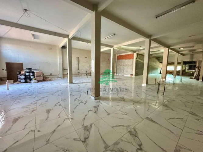 Sala comercial para locação em frente a Praça da Bíblia