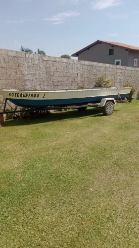 Barco alumínio 6 mts com motor evinrrude 18hp ?não tá funcionando?