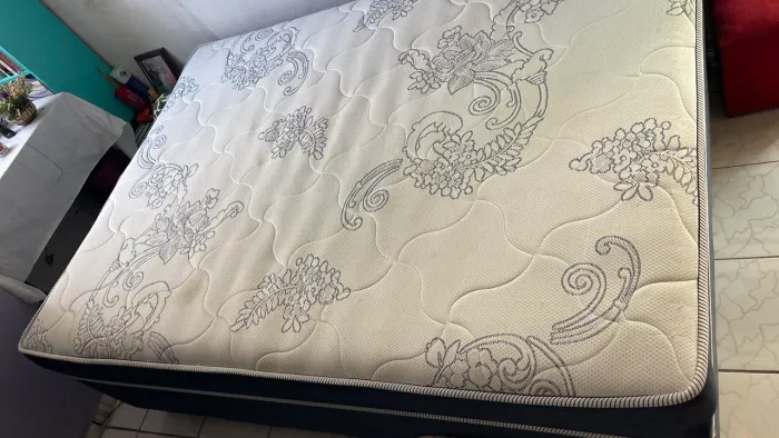 Vendo colchão de molas ensacadas