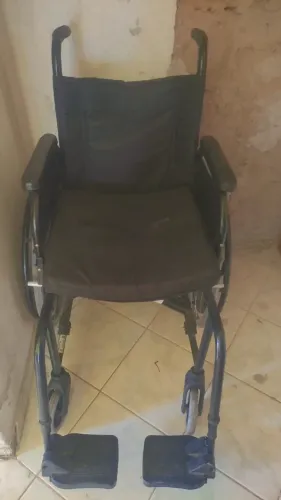 Cadeira de rodas nova