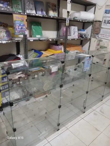 Balcão De Atendimento Em Vidro Com 12 Nichos 60x30 Cor Preto