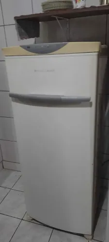 Freezer vertical Brastemp perfeito estado