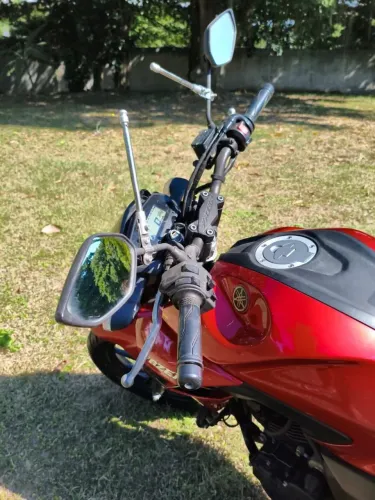 MOTO YAMAHA FZ25