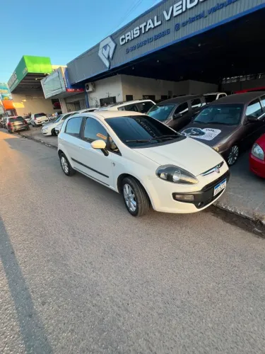 Fiat Punto Attractive 1.4 Fire Flex 8V 5P 2013
