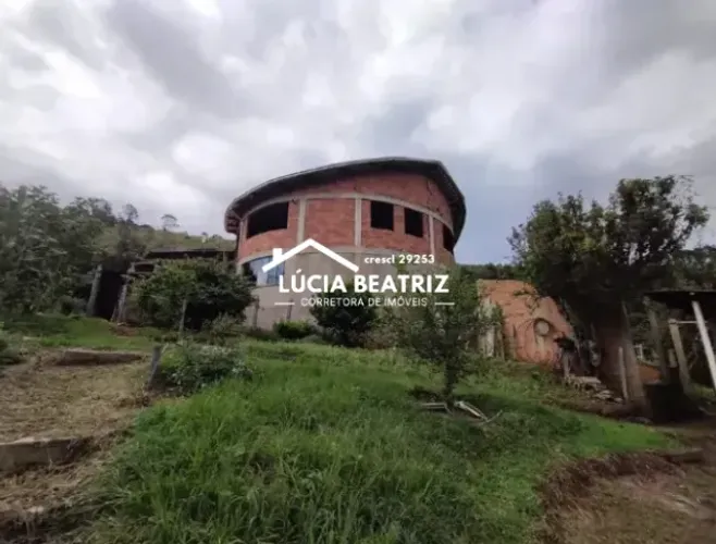 Um Encanto de Lugar na Serra da Mantiqueira! Chácara com 6768 m², em Delfim Moreira/MG