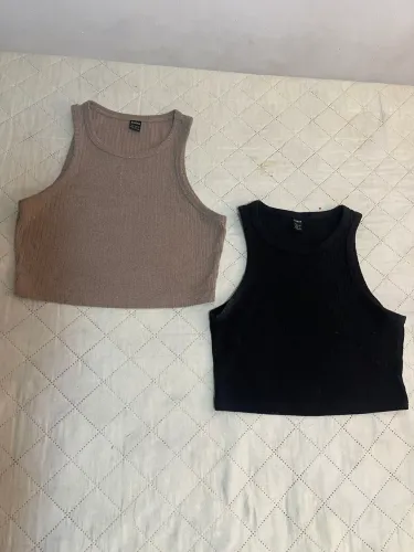 Cropped preto e bege