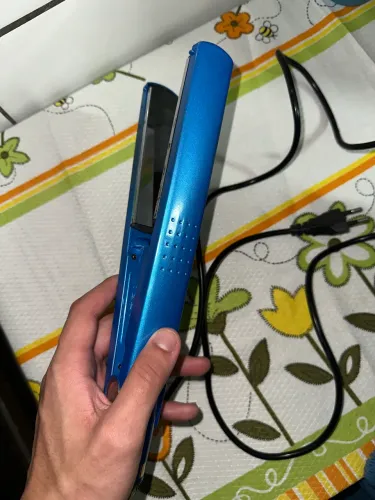 Prancha titanium profissional nova