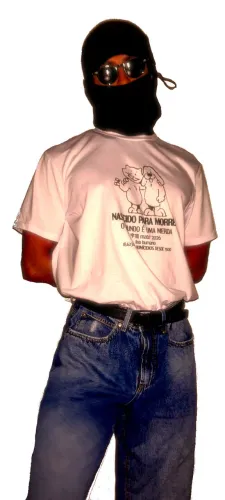 camiseta "nascido para morrer"