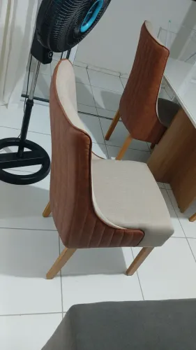 Kit com quatro cadeiras de jantar