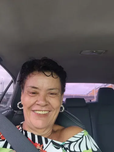 Cuidadora de idosos  * 