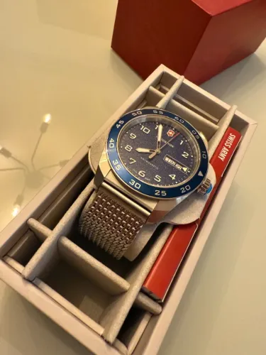  Relógio Victorinox Swiss Army Quartz - NOVO