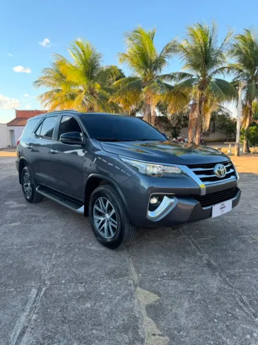 Toyota Hilux SW4 SRX 4X4 2.8 TDI 16V Dies. Aut. 2019