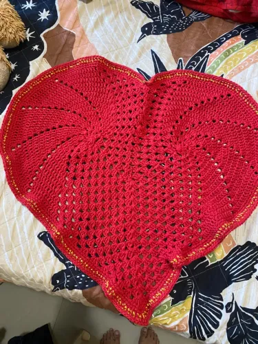 tapete de coração feito de croche