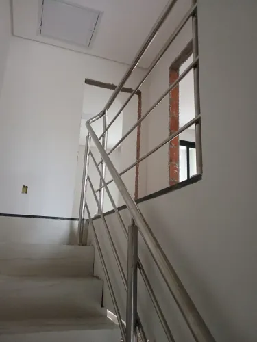 CORRIMÃO EM INOX SOB MEDIDA | FABRICAÇÃO + INSTALAÇÃO