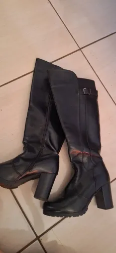 Bota cano longo preta
