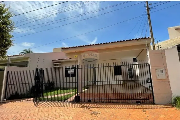 Casa na Vila Aurora na Rua Joaquim de Oliveira