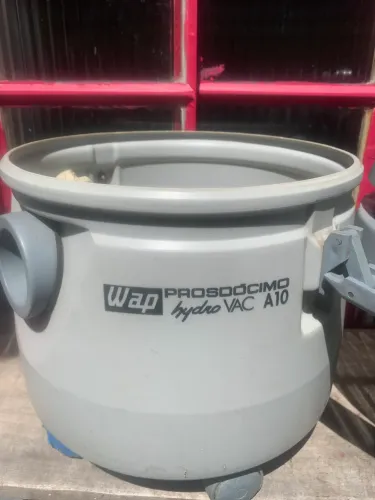 Aspirador de pó e água Eletrolux