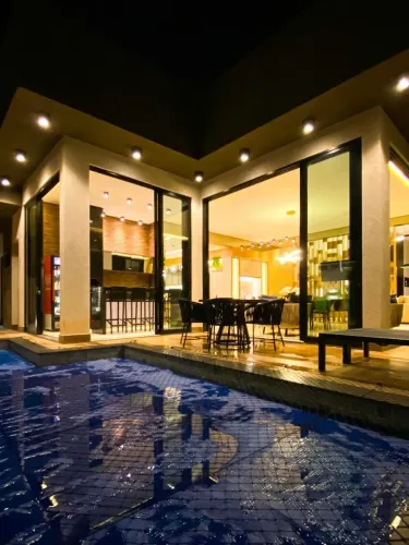 Luxuosa Casa Térrea Mobiliada no Portal do Sol Green | 4 Suítes | 464 m²