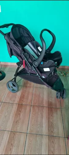 Vendo carrinho+bb conforto da Galzerano 280 reais.