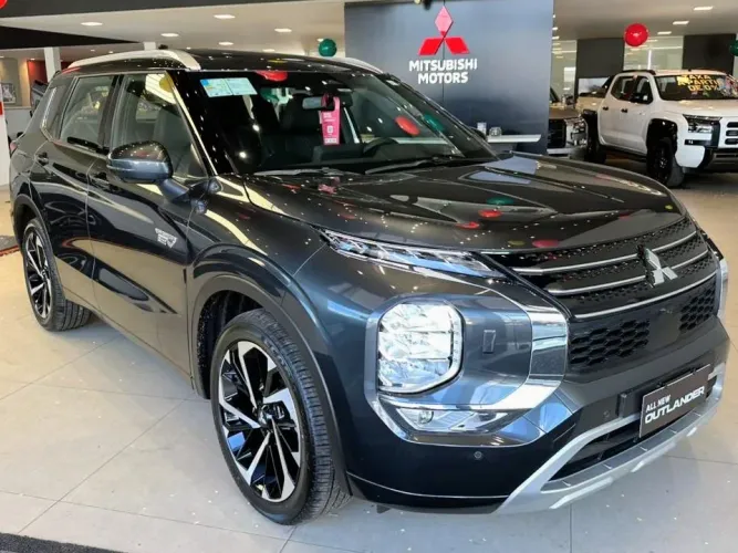 Mitsubishi Outlander Signature 2.4 4X4 AUT (híb) 2026