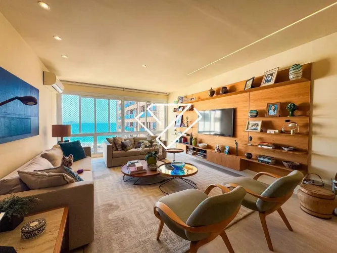 Ipanema, quadra da praia | Projeto Bernardo Schor | 155m² | Vista Mar