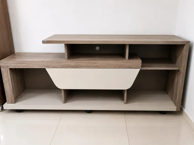 RACK PARA TV COM RODINHAS - ÓTIMO ESTADO - 1,63m- R$ 300
