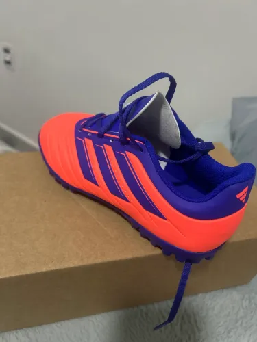 Chuteira adidas original Society