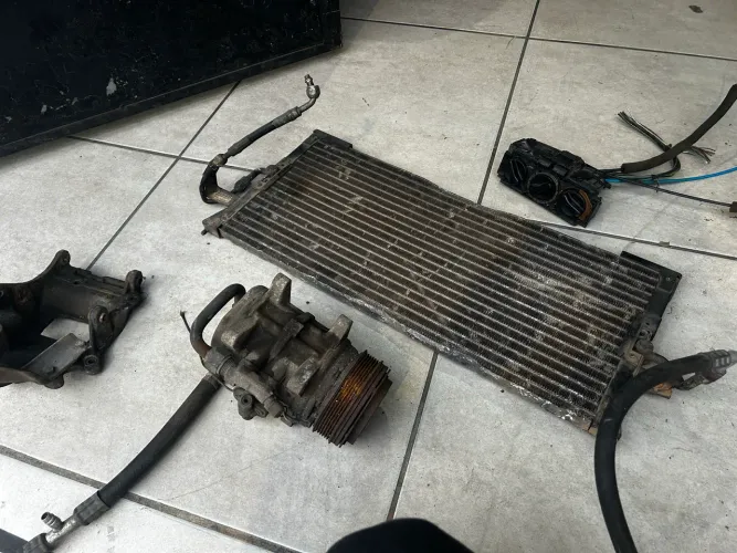 Ar condicionado Volkswagen Gol Santana Parati 