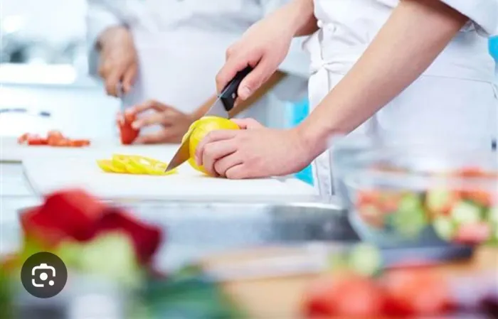 Auxiliar de cozinha, garçom para Morro Reuter RS 