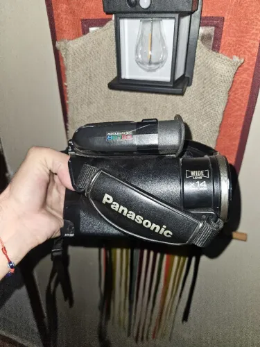 Filmadora Panasonic Palmcorder VHS-C RJ27 - Retrô/Vintage