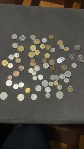 Moedas antigas! São muitos tipos! Entre eles reis e moedas importadas antigas!