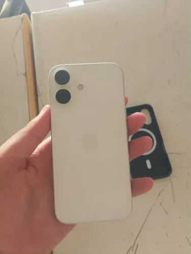 IPHONE 16 128gb praticamente zerado
