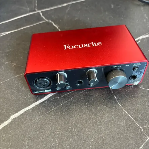 Interface De Áudio Focusrite Scarlett Solo Usb 3a Geração