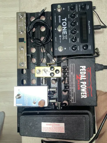 Tonex Pedal - muito novo c/ caixa