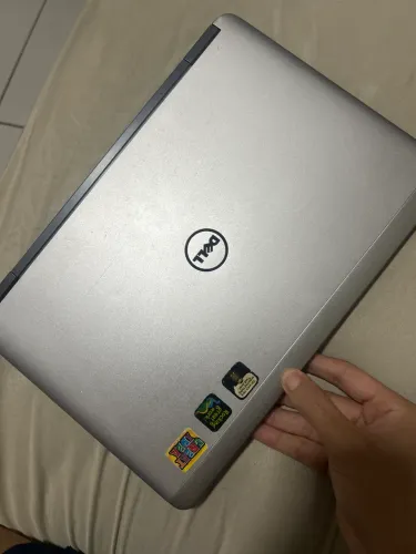 Notebook Dell quebrado